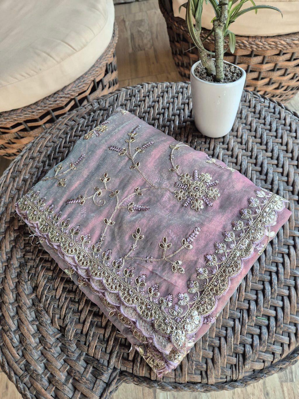 Blush Vines of Whispered Gold